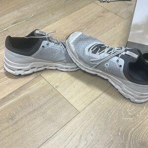 ON Helion mens tennis shoes